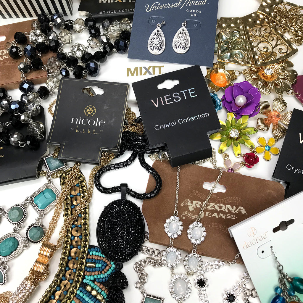 Wholesale Fashion Accessories & Jewelry Closeout Lot - 1000 Pieces